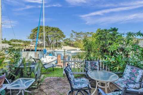 2563 NE 15th St, Pompano Beach, FL 33062