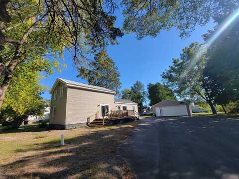 120 HART Street, OCONTO, WI 54153