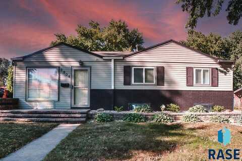 2904 21st St, Sioux Falls, SD 57103