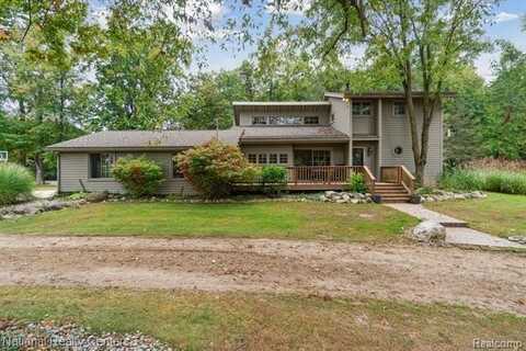 9247 SCHREPFER Road, Howell, MI 48855