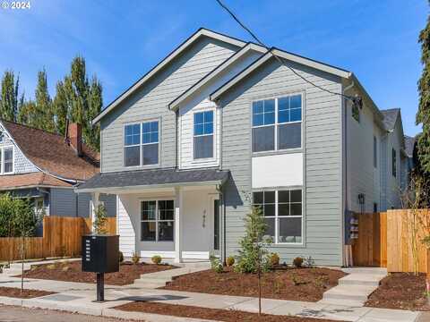 7465 N New York AVE, Portland, OR 97203