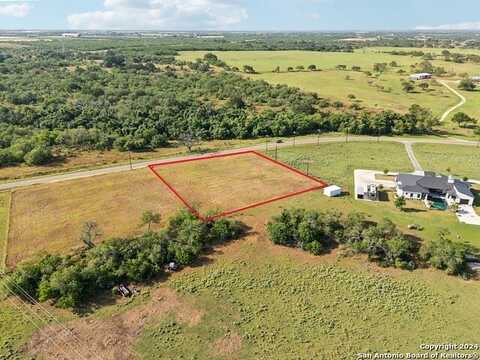 573 COUNTY ROAD 405, Floresville, TX 78114