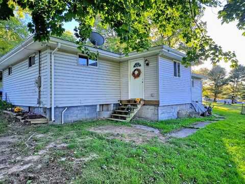 468 Gas Valley, Crown, PA 15043