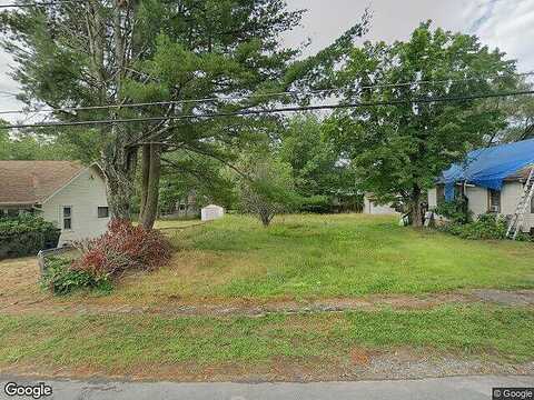 N Maple Avenue, Loch Sheldrake, NY 12759