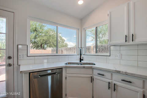 Firebrook, TUCSON, AZ 85741