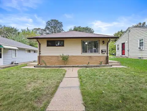 71St, MILWAUKEE, WI 53218