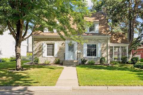 Hollywood, FALCON HEIGHTS, MN 55108