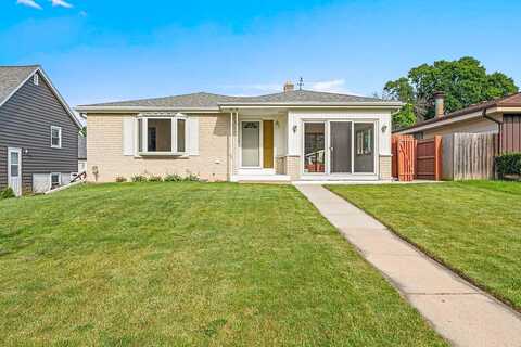 112Th, MILWAUKEE, WI 53227