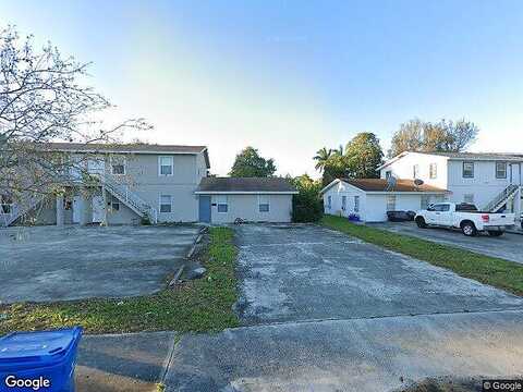 28Th, RIVIERA BEACH, FL 33404