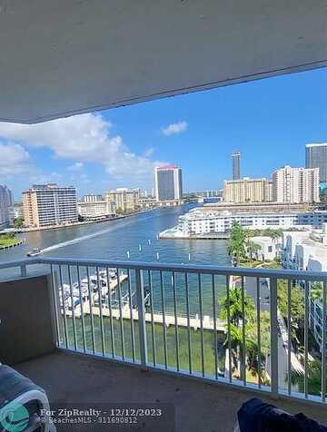 Ocean, HALLANDALE BEACH, FL 33009