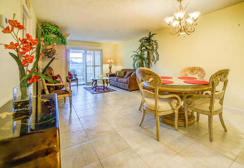 Flora Pl, Delray Beach, FL 33484