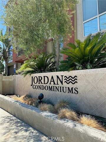 Jordan Avenue 306, Canoga Park, CA 91303