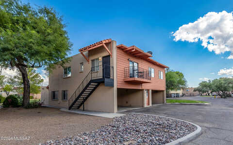 N Camino Serna, Tucson, AZ 85715