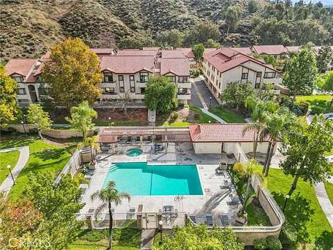 Sundowner Way 636, Canyon Country, CA 91387