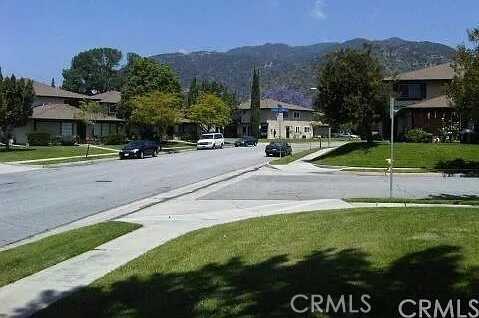 W Sierra Madre Avenue 2, Azusa, CA 91702