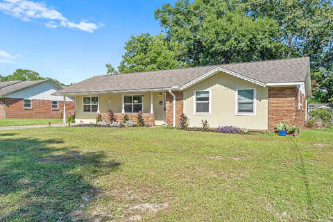 Nw Oakland Circle, Fort Walton Beach, FL 32548