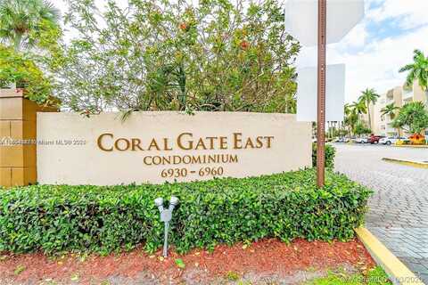 Miami Gardens Dr, Hialeah, FL 33015