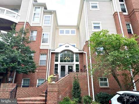 Mozart Brigade Ln #33, FAIRFAX, VA 22033