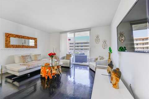 Ne 12Th Ave, Hallandale Beach, FL 33009