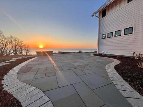 Aimsir Wynd, Port Washington, WI 53074