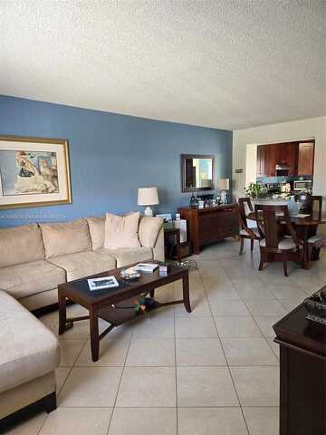 W 60Th St, Hialeah, FL 33016