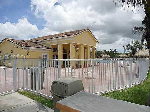 Se 27Th Dr, Homestead, FL 33035