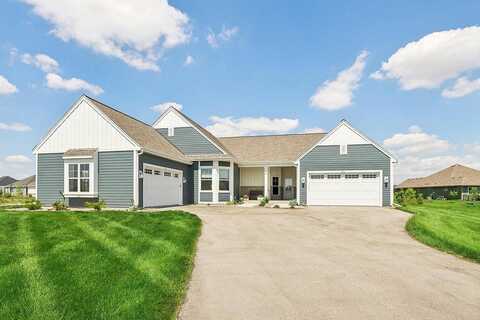 Prairie Creek Circle #11, Oconomowoc, WI 53066