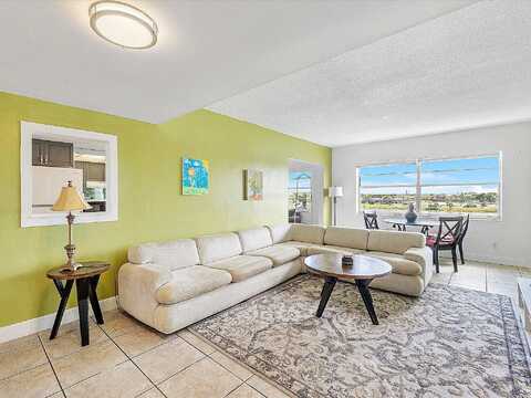 Crystal Lake Drive, Deerfield Beach, FL 33064