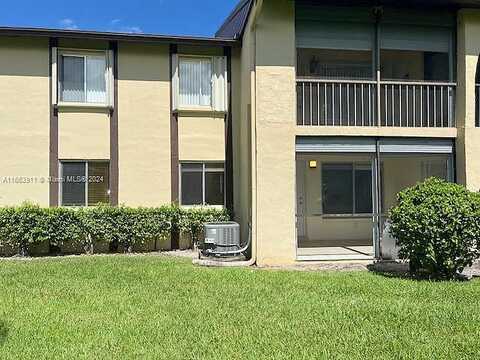 Pine Ridge Cir, Green Acres, FL 33463