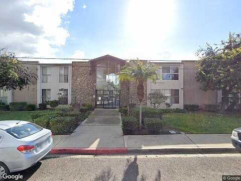 Moss St 15, Chula Vista, CA 91911