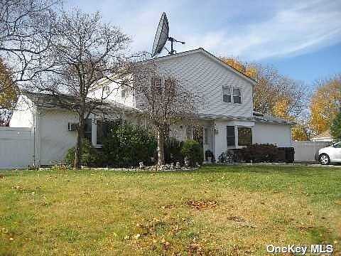 Shamrock, CENTEREACH, NY 11720
