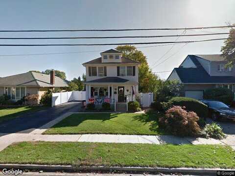 William, FARMINGDALE, NY 11735