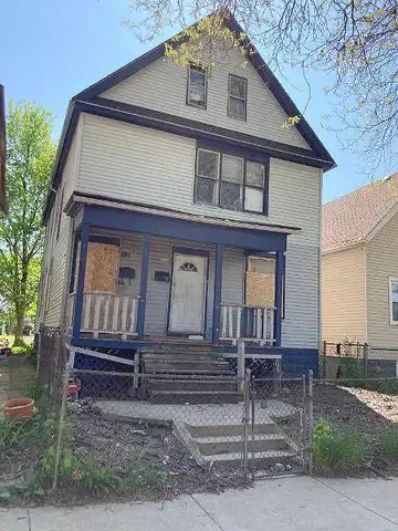 11Th, MILWAUKEE, WI 53206