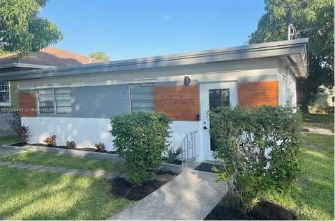 14Th, DANIA, FL 33004