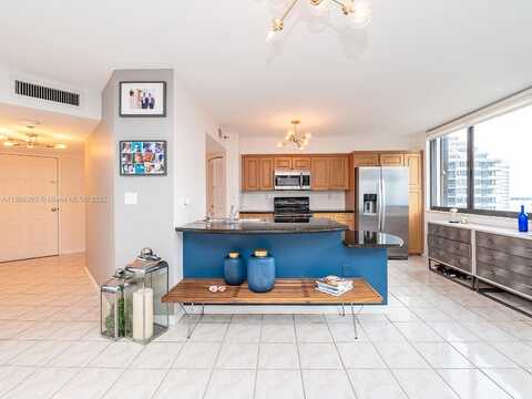 Brickell Key, MIAMI, FL 33131