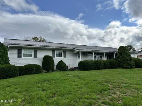 401 Maple Street, Martinsburg, PA 16662