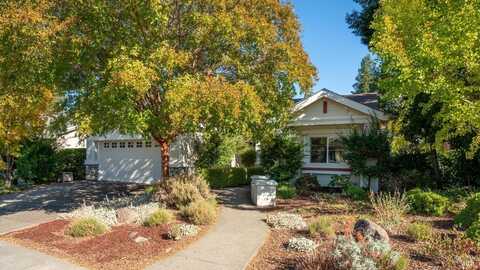 209 Red Mountain Drive, Cloverdale, CA 95425