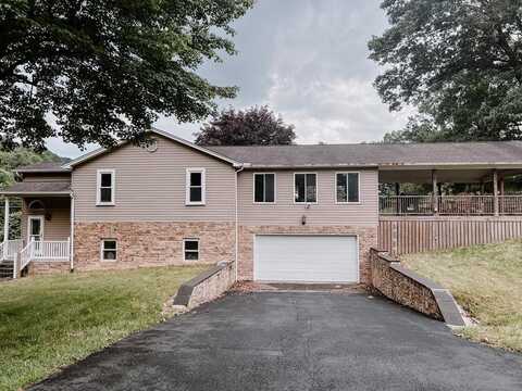 900 MAPLE FORK ROAD, MT. HOPE, WV 25880