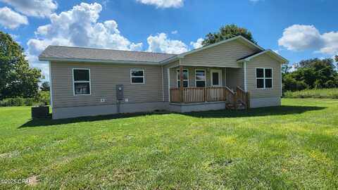2124 Aaron Avenue, Grand Ridge, FL 32442