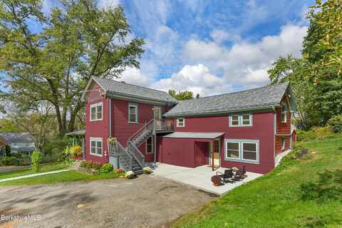 49 Pine St, Great Barrington, MA 01230