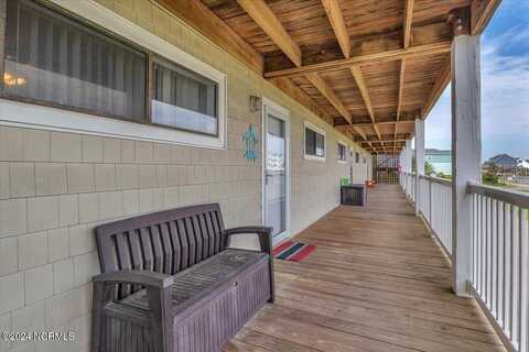 122 SE 58th Street, Oak Island, NC 28465