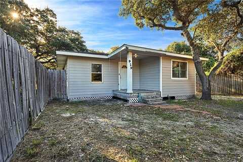 929 S 8th Street, Aransas Pass, TX 78336