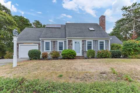 31 Hillside Road, Harwich, MA 02645