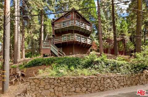 538 W Victoria Ct, Lake Arrowhead, CA 92352