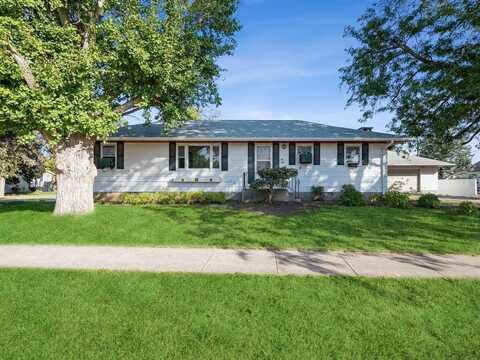 601 1st Avenue, Van Horne, IA 52346