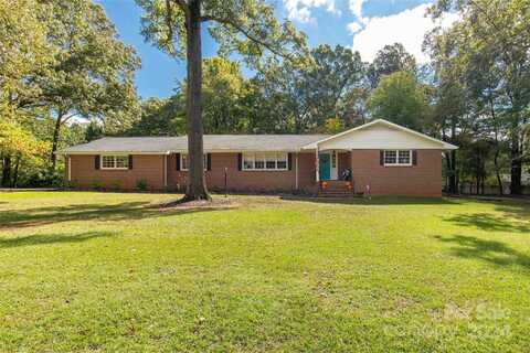 709 Plantation Road, Lancaster, SC 29720