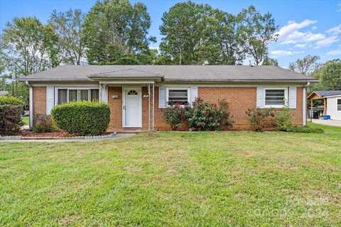 6343 Covecreek Drive, Charlotte, NC 28215