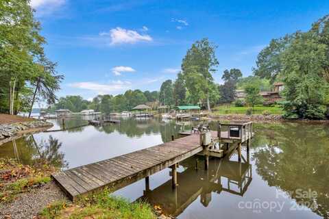 470 Lakeview Shores Loop, Mooresville, NC 28117