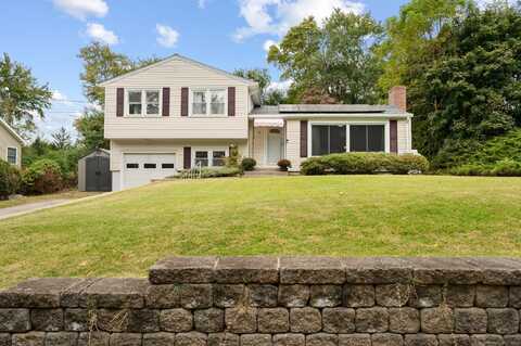 10 Sunniecrest Drive, Waterford, CT 06385