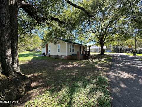 114 Elm Street, Bruceton, TN 38317